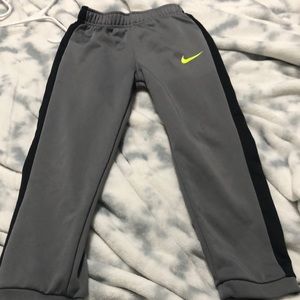 2 Boys Nike Pants and 1 Nike shirt size 7